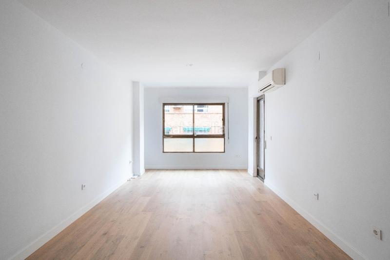 Foto beea3b33-2fbc-44eb-b806-fcfc95874c65. Piso  reformado con cochera junto recogidas en Granada