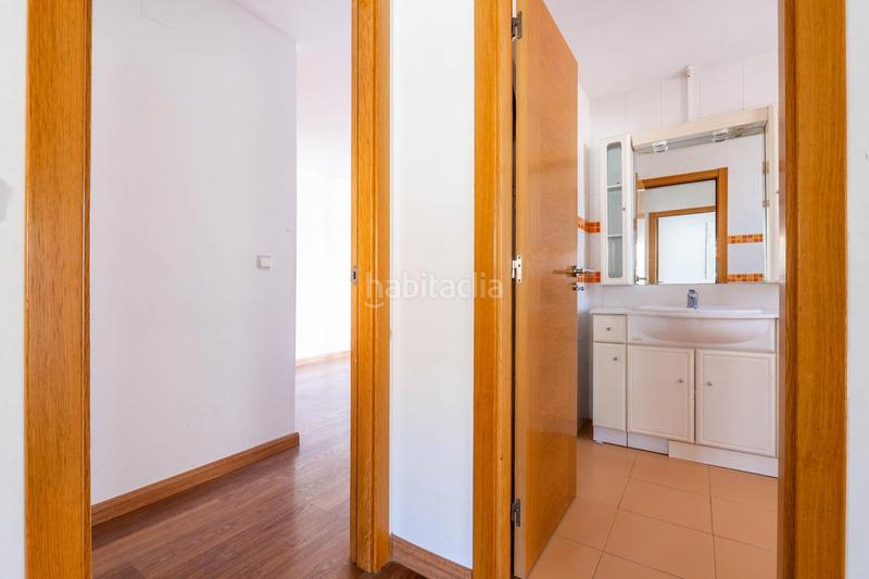 Foto 028f999c-7c5f-47bc-8388-37a70e7155f6. Casa aparellada amb calefacció aparcament piscina a Granada