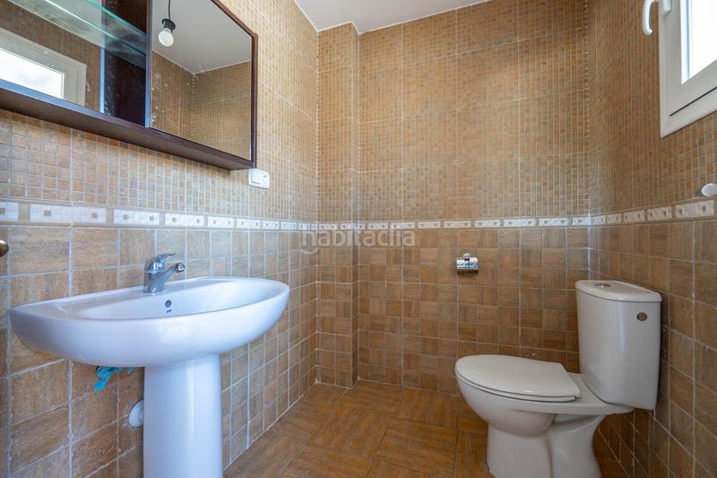 Foto 14796b05-ce04-4411-bd75-5661297c22b6. Casa aparellada amb calefacció aparcament piscina a Granada