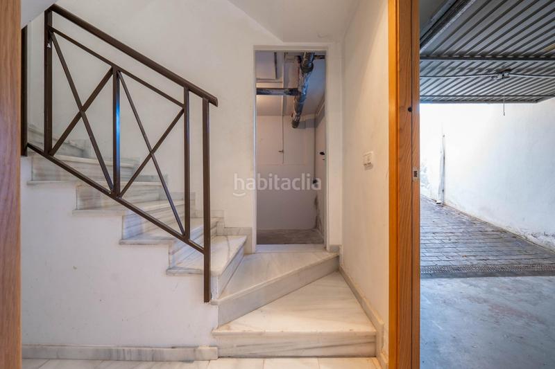 Foto 206f93bb-dfad-4fca-a78e-fce15f8a4406. Casa aparellada amb calefacció aparcament piscina a Granada