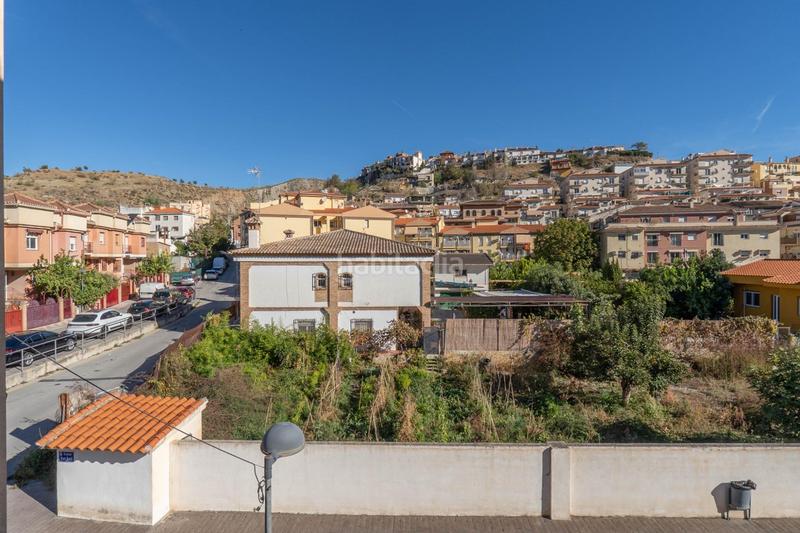 Foto 339435f5-8094-4d91-8d92-3bf7f550a154. Casa aparellada amb calefacció aparcament piscina a Granada