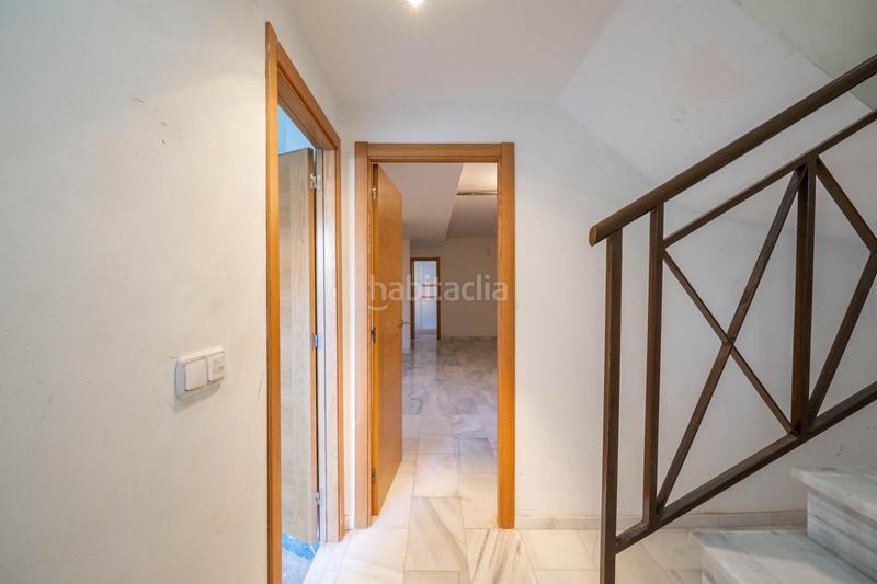 Foto 4023a890-e21b-4dfb-9e47-49e40343fd55. Casa aparellada amb calefacció aparcament piscina a Granada