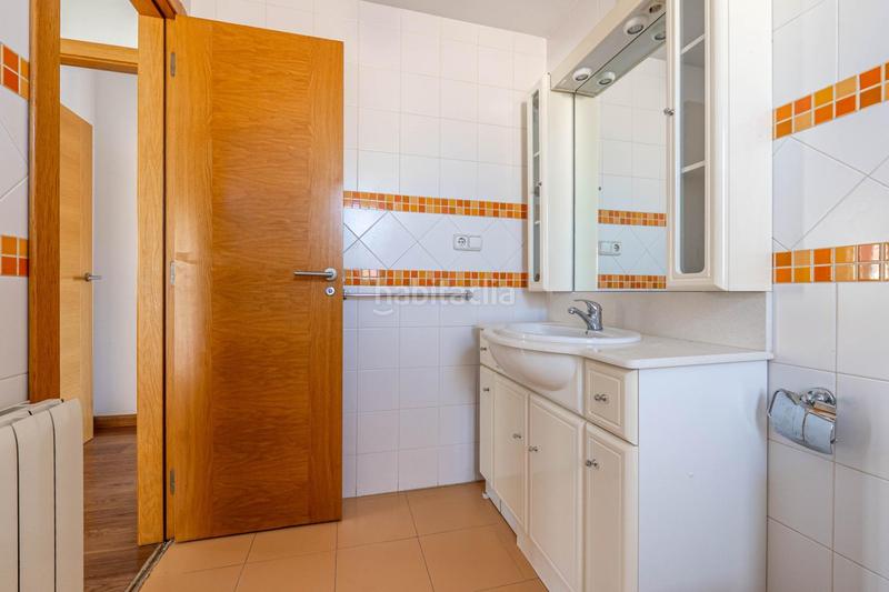 Foto 58d117d7-b7b7-4b15-b0c7-0c00265cef9a. Casa aparellada amb calefacció aparcament piscina a Granada