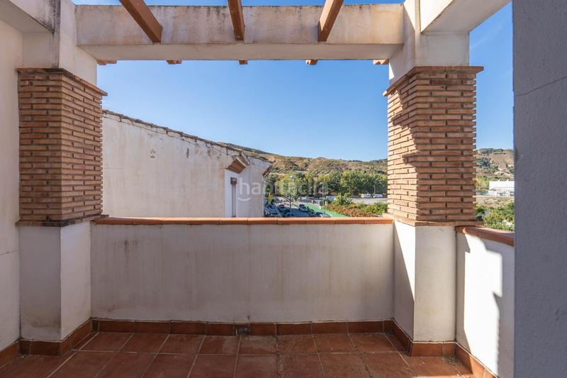 Foto 647c66b9-9948-4b4d-aab9-f5b428000cb8. Casa aparellada amb calefacció aparcament piscina a Granada