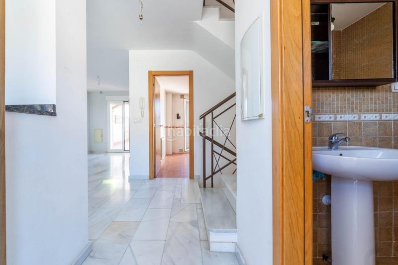 Foto 73bbc163-11a7-4392-8eb3-4f78be2e8c06. Casa aparellada amb calefacció aparcament piscina a Granada