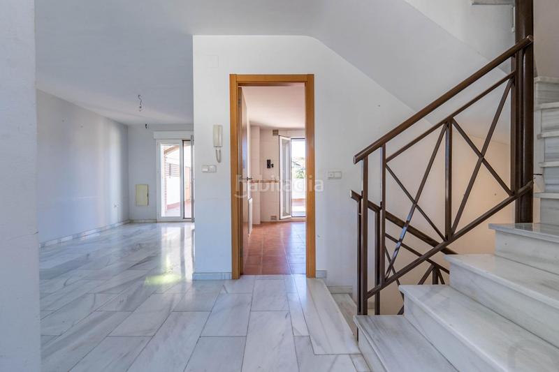 Foto b2ef8d79-61ad-4e78-8508-97cfce8fb7c5. Casa aparellada amb calefacció aparcament piscina a Granada