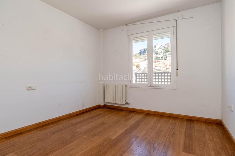 Foto d7f7cc3f-e8c0-4d51-83ca-ebeb78155276. Casa aparellada amb calefacció aparcament piscina a Granada