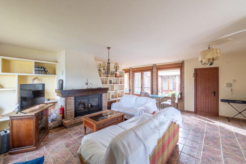 Foto d9c693aa-70b7-437c-b7db-bc0ffc17ba83. Chalet in calle calle buenos aires (ur.el arenal) 69 in Alhendín