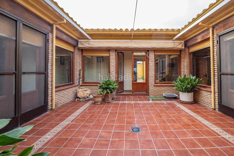 Foto db4bd45d-1103-4a31-989e-63e1f36b91b2. Chalet in calle calle buenos aires (ur.el arenal) 69 in Alhendín