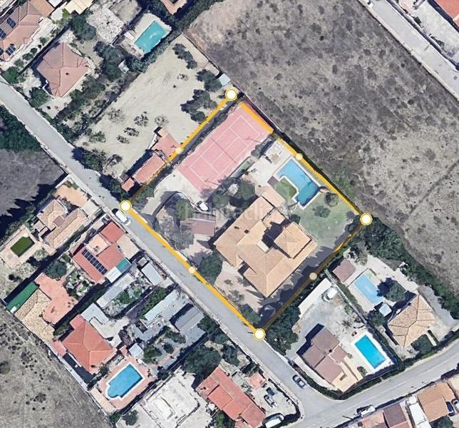 Foto e6f582a2-9d4f-4ece-975d-31272d1d809e. Chalet in calle calle buenos aires (ur.el arenal) 69 in Alhendín