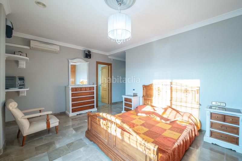 Foto 2827211a-1175-4d42-8e58-c2daaa0644a3. Chalet with parking in Huétor Vega