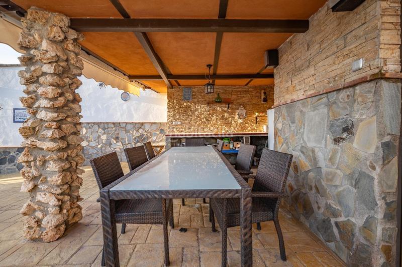 Foto 5191e198-c41d-4239-9cf6-6f597012e6a6. Chalet with parking in Huétor Vega