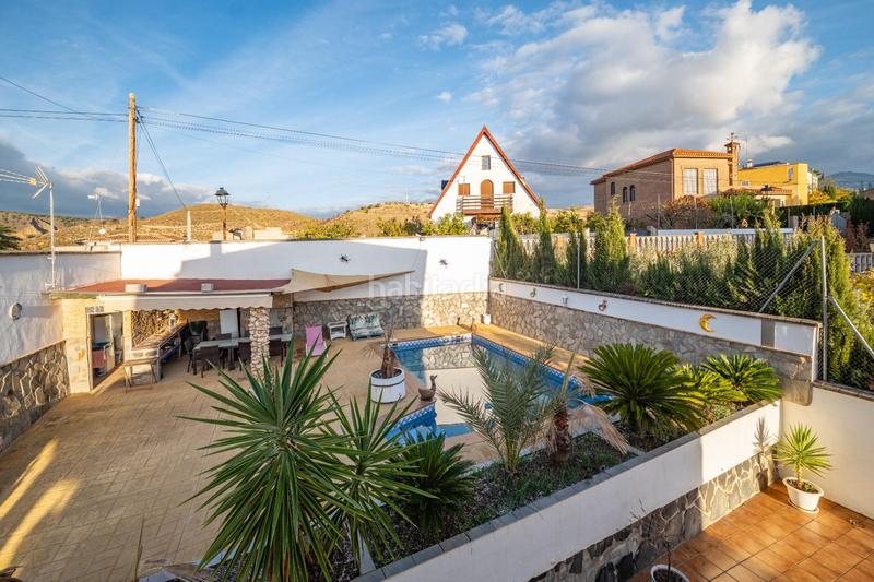 Foto 65284fe5-7127-4b2c-b0eb-caad7f12deef. Chalet with parking in Huétor Vega