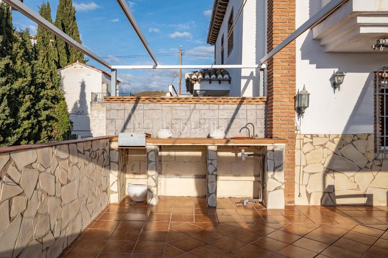 Foto b2154019-878e-4e35-a698-29ec3e54ddc4. Chalet with parking in Huétor Vega