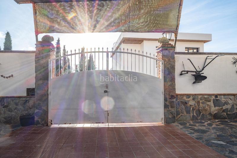 Foto ec39a6f7-da68-427d-8daa-5f067d453c21. Chalet with parking in Huétor Vega