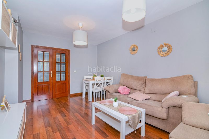 Foto 8fa5fad6-2a63-4f52-b683-8981eba836ce. Pis a La Zubia Ciudad Zubia (La)