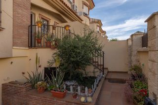Casa aparellada a Belicena