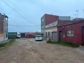 Maison jumelée à Dehesilla de Calamón - Campomanes. Casa en venta en badajoz