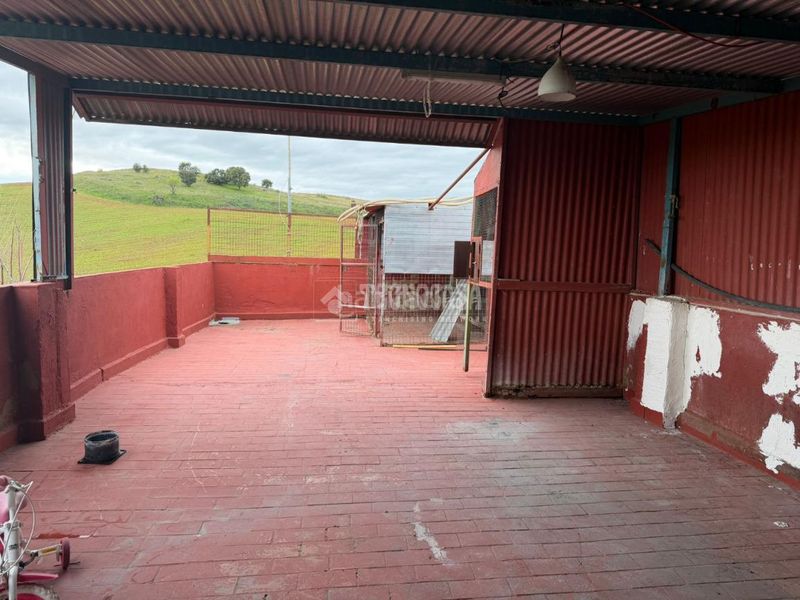 Foto d9ad9485-59de-4700-bb2b-a162135b062d. Casa aparellada a Dehesilla de Calamón - Campomanes Badajoz