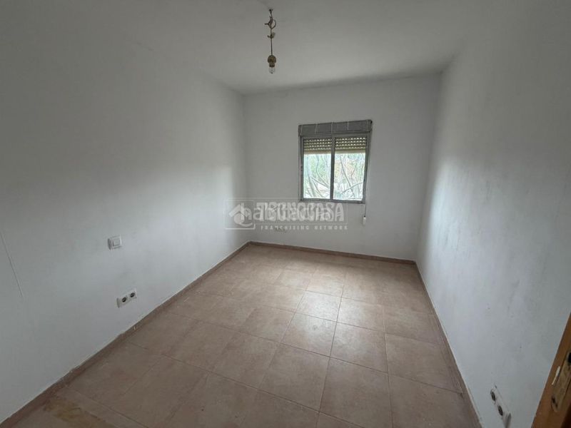 Foto f40513f0-12d8-48b9-94e0-50208bbcdd36. Casa aparellada a Dehesilla de Calamón - Campomanes Badajoz