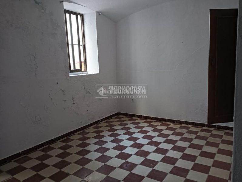 Foto 5e8d6825-ddc7-4750-9543-dc95a4bff98b. Casa aparellada a Olivenza