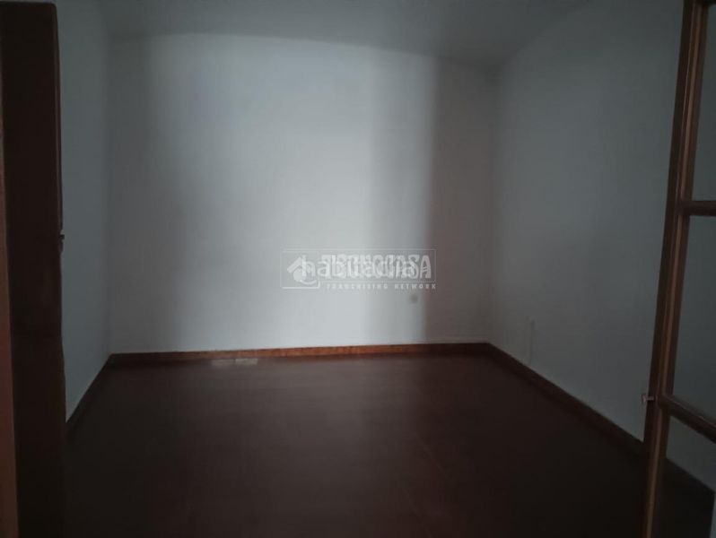 Foto ca0504dd-5811-4a3f-9aa1-27f8cf515f6f. Casa aparellada a Olivenza