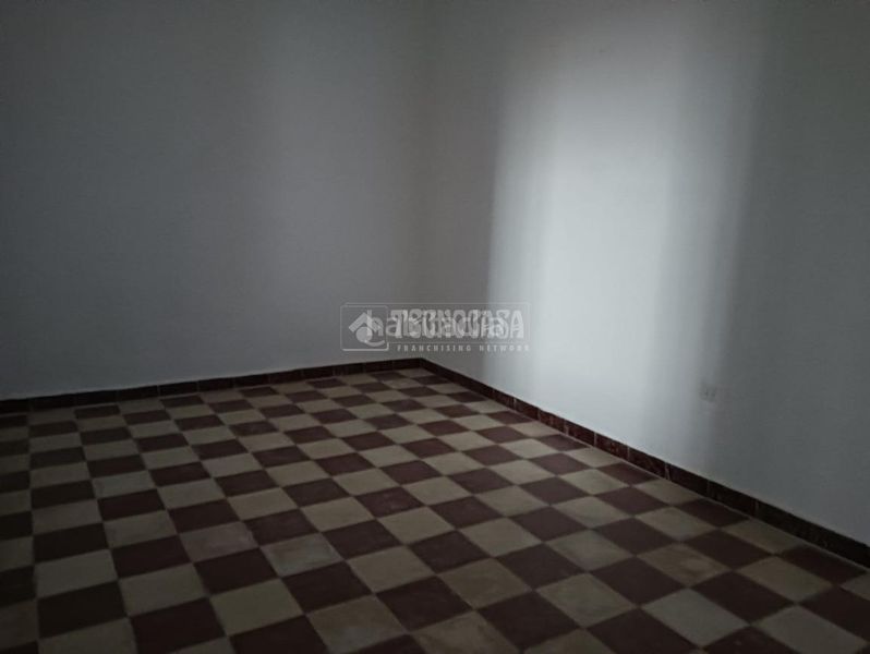 Foto eaa83230-0cd7-4a2c-a056-70bc36276a72. Casa aparellada a Olivenza