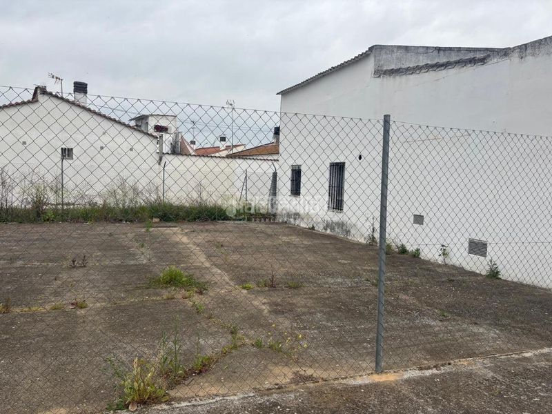 Foto 2cdd6e28-eb85-4cb6-9bbc-762c512cb57a. Casa aparellada a pedanías de Badajoz Badajoz