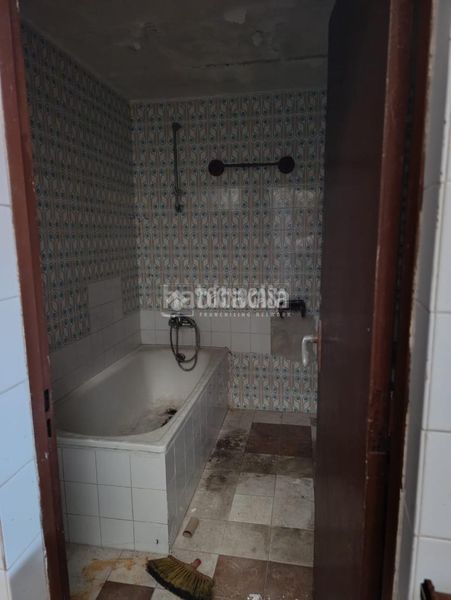 Foto 52af7320-9d7d-4943-a8c7-ac0e9bd31880. Casa aparellada a pedanías de Badajoz Badajoz