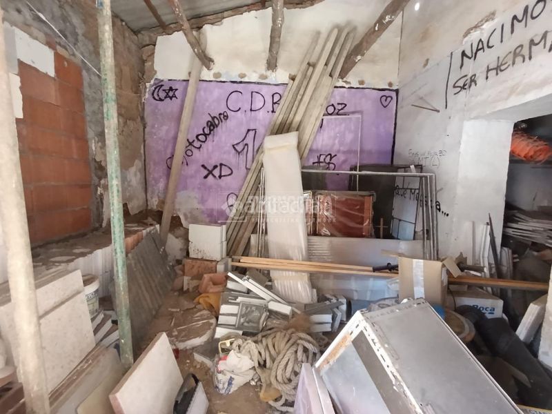 Foto b09c6340-305a-4d36-8559-2a8a64acebd6. Casa aparellada a San Roque - Ronda Norte Badajoz