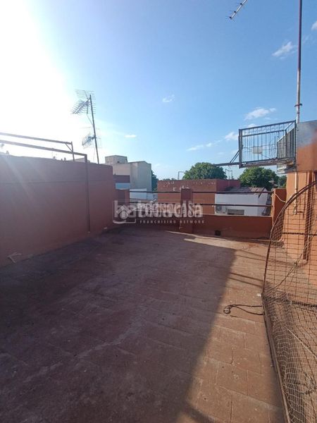 Foto 336bcef0-aa83-41bc-8fe5-e4e697b1a8ce. Casa aparellada a San Roque - Ronda Norte Badajoz