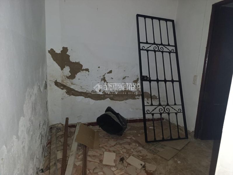 Foto a5f976d8-5336-4207-aca3-8e9792c38978. Casa aparellada a San Roque - Ronda Norte Badajoz