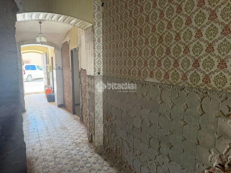 Foto 9823973f-f61b-4ac9-b93e-fb04bd13ed0e. Casa aparellada a Montijo