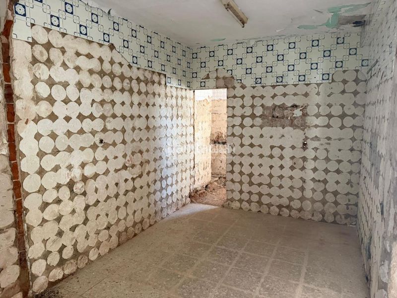 Foto b3fadf09-b610-426d-9c8d-6a68726268f2. Casa aparellada a Montijo