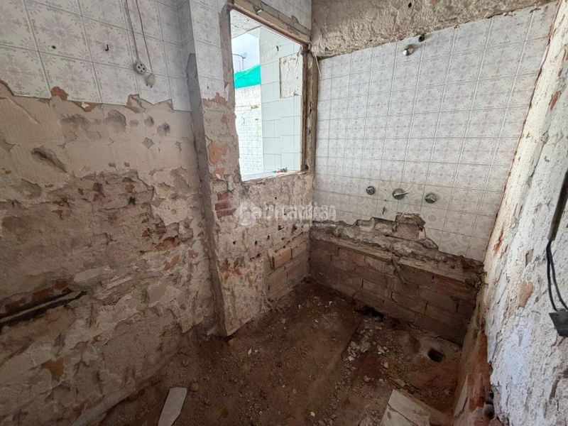 Foto ec516d21-0302-46f2-a4bf-6cb0d349d445. Casa aparellada a Montijo