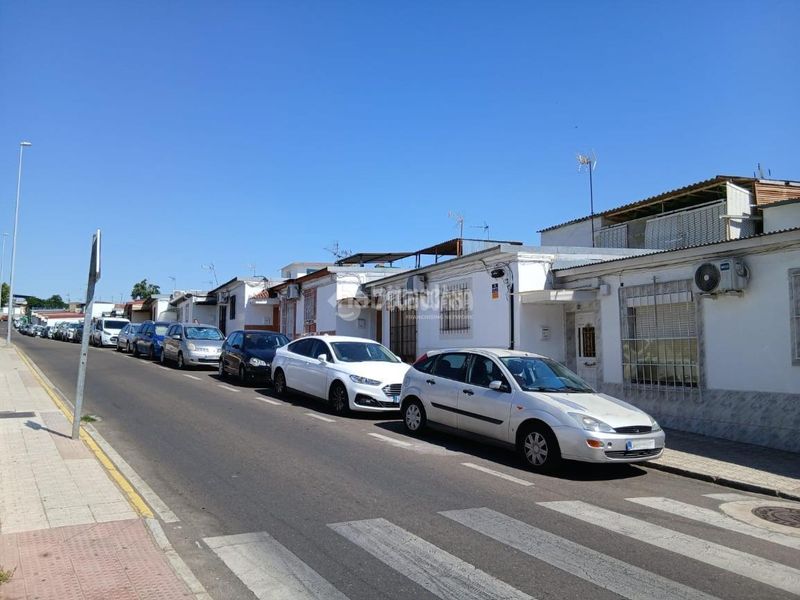 Foto bc3391d7-33a8-4eec-8457-48b73de8a0e7. Casa a La Estación Badajoz
