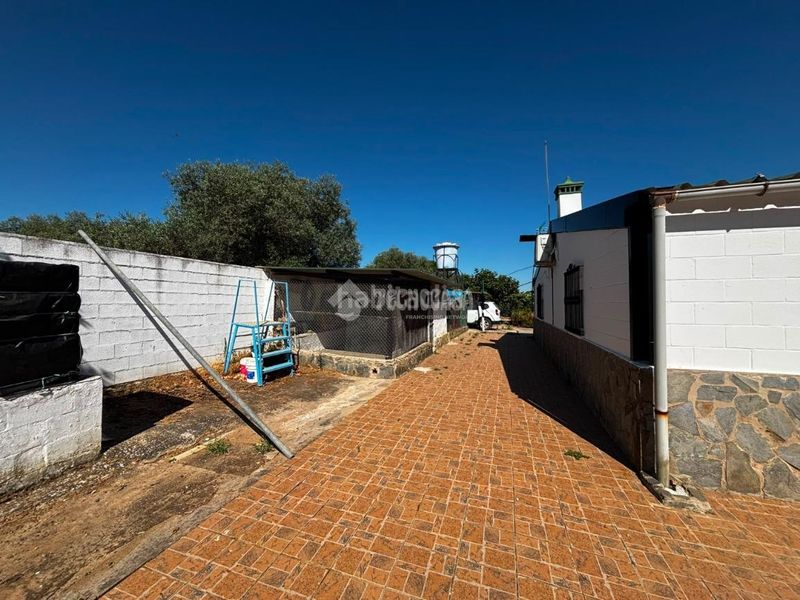 Foto ade60f10-2323-4499-8ad2-fab638b8d45f. Masia a Las Vaguadas Badajoz