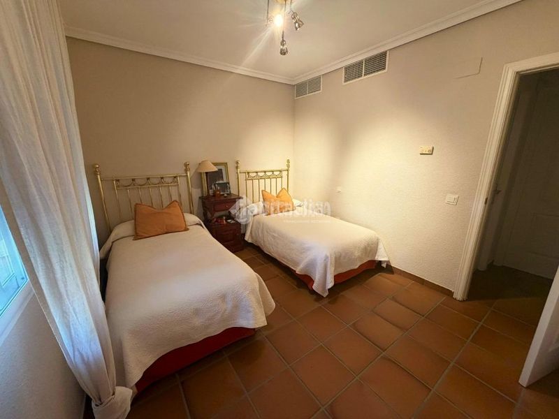 Foto ac959f26-fedb-42a3-b7d8-c5cf4331a159. Casa amb aparcament piscina a Las Vaguadas Badajoz