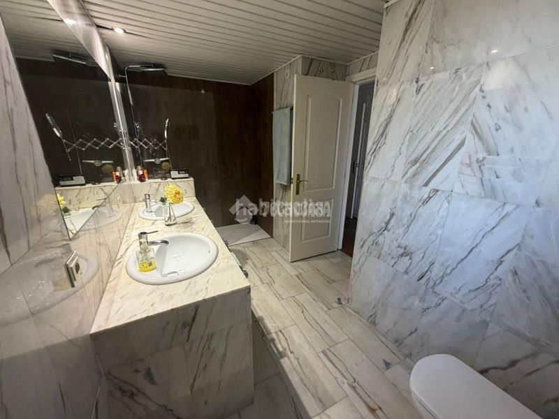 Foto bc7eb25a-087e-4776-b2d8-0cf23b0cfc1b. Casa amb aparcament piscina a Las Vaguadas Badajoz