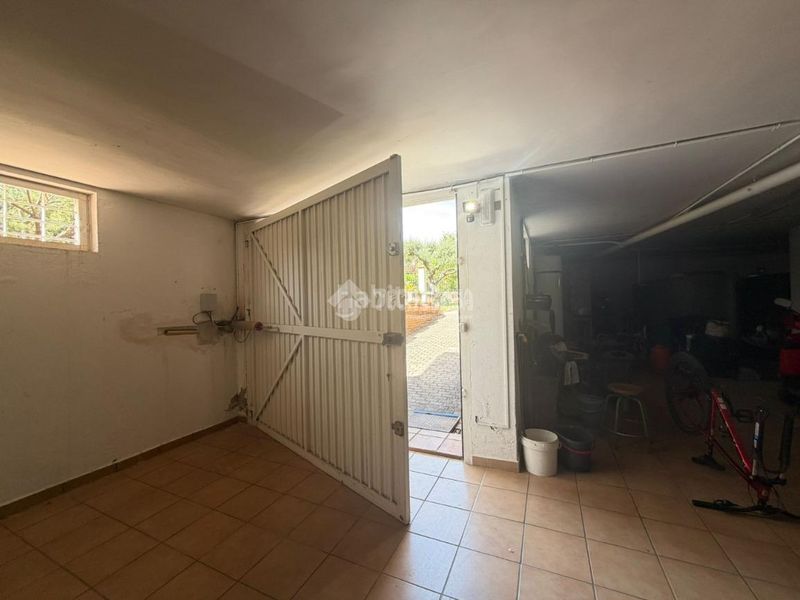 Foto d29d1033-b1b1-4af7-9e22-56f880353067. Casa amb aparcament piscina a Las Vaguadas Badajoz