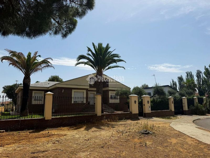 Foto e774ef40-ad2b-40cf-baa4-84193919c841. Casa amb aparcament piscina a Las Vaguadas Badajoz