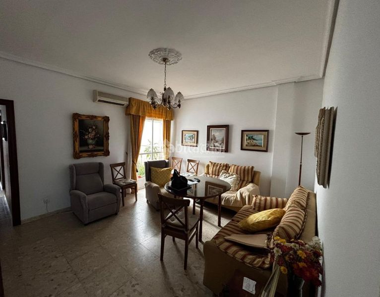 Foto 1d502e5c-0634-4a5a-96d5-7b009e9d2abf. Casa a San Roque - Ronda Norte Badajoz