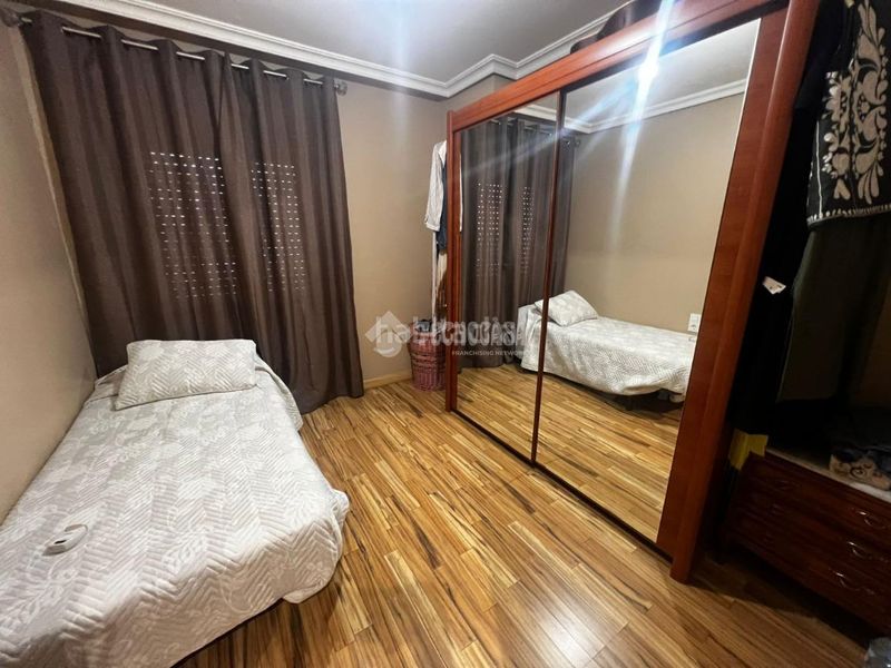 Foto f04bf67a-c286-447e-b9f4-1b44e4625d01. Casa aparellada amb aparcament a San Roque - Ronda Norte Badajoz