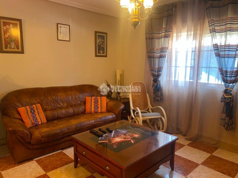 Foto b5b021be-d458-4f78-99cc-4e561868532c. Casa aparellada amb calefacció a San Roque - Ronda Norte Badajoz