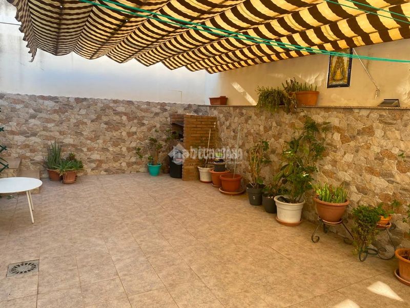 Foto c28c4ec1-8d32-4dd3-9c86-d2a1e9480895. Casa aparellada amb calefacció a San Roque - Ronda Norte Badajoz