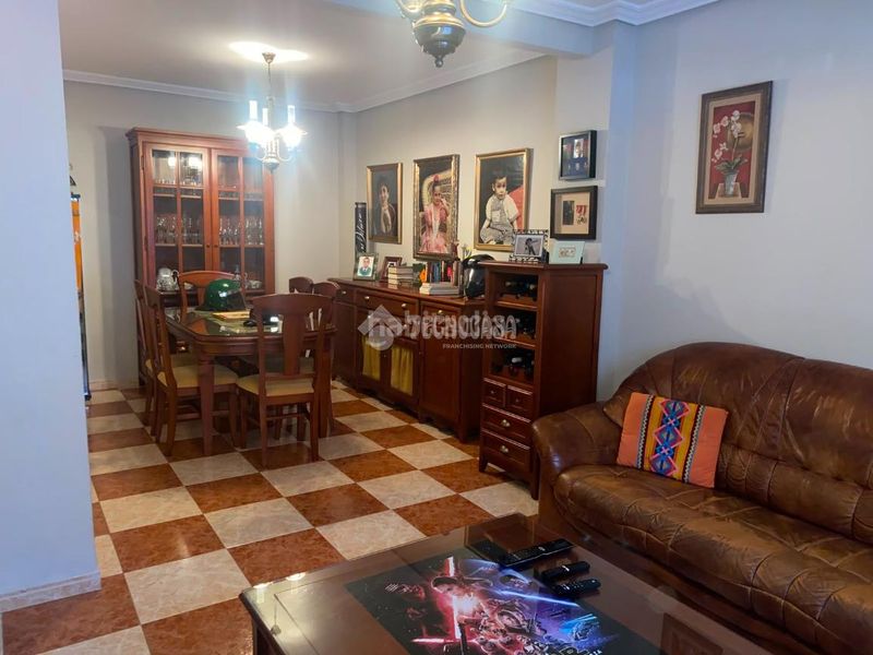 Foto f6c05e21-1597-4e79-bcd7-7fdef79aa531. Casa aparellada amb calefacció a San Roque - Ronda Norte Badajoz
