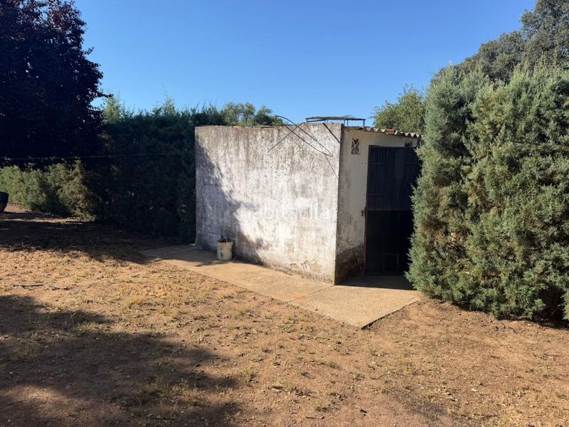Foto a663f86f-61d6-4b56-b546-20b65c67b0ef. Masia a pedanías de Badajoz Badajoz