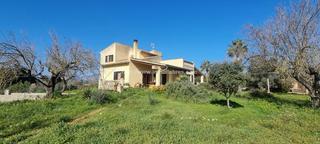 Masia a Cristo Rey-Parque Europa. Chalet en finca rustica