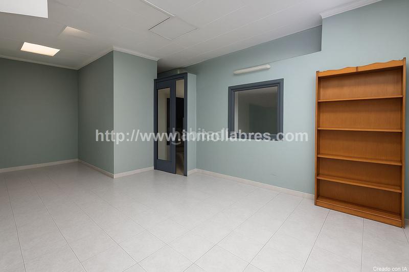 Foto 9b3609c2-03fd-4d02-8094-eb49e3be5cfd. Lloguer local comercial a Gran Via de Colom Inca