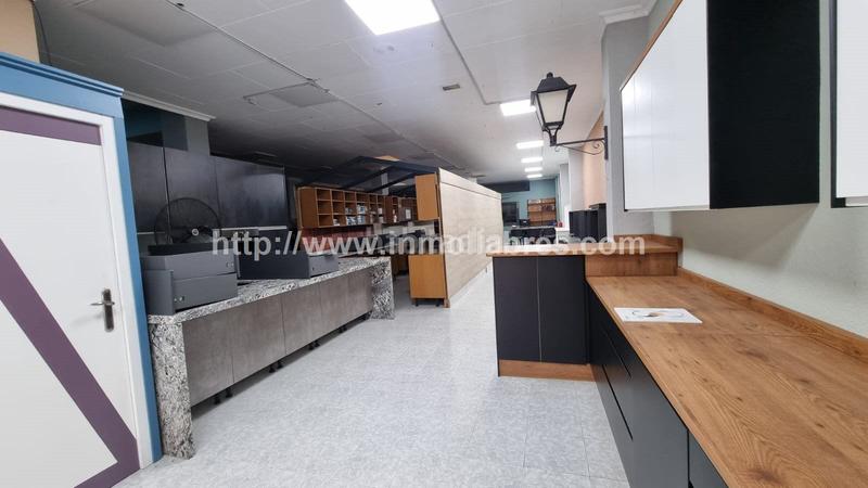 Foto 666b5fd9-55fc-42b5-8819-69b039ab58bf. Location local commercial dans Gran Via de Colom Inca